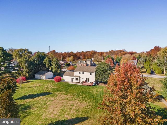 4956 E BERLIN RD, Thomasville, PA 17364