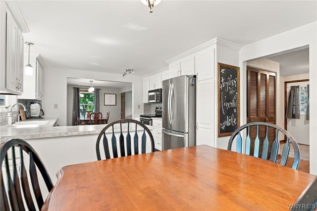 11 Old Orchard Lane, Orchard Park, NY 14127