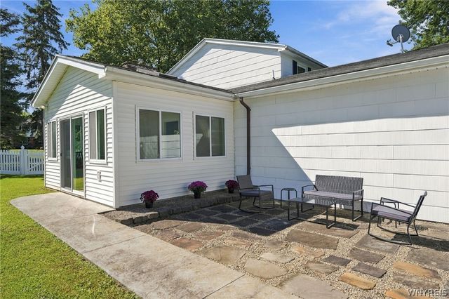 11 Old Orchard Lane, Orchard Park, NY 14127