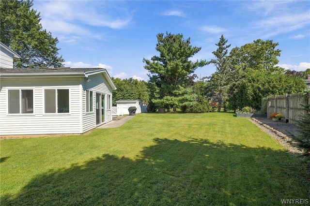 11 Old Orchard Lane, Orchard Park, NY 14127