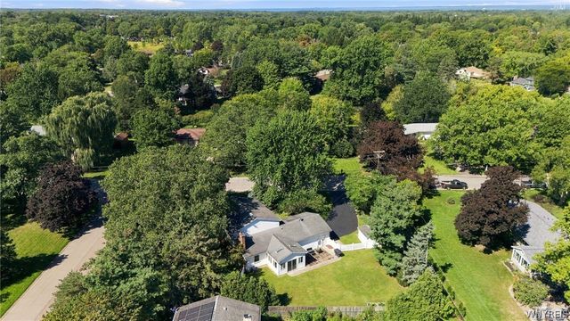 11 Old Orchard Lane, Orchard Park, NY 14127