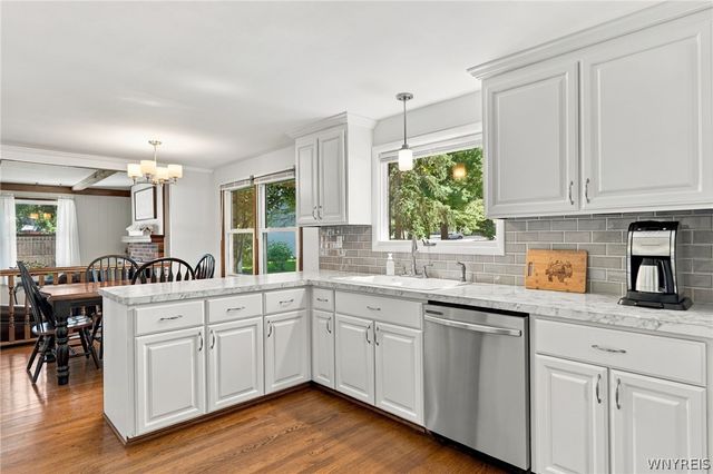 11 Old Orchard Lane, Orchard Park, NY 14127
