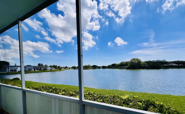 57 Chatham C, West Palm Beach, FL 33417