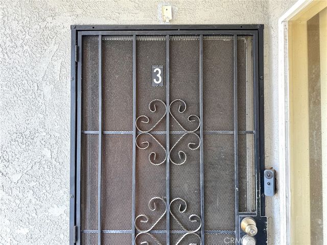 5231 Roseland, Los Angeles, CA 90016