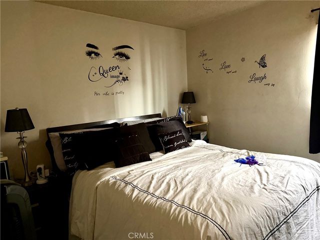 5231 Roseland, Los Angeles, CA 90016