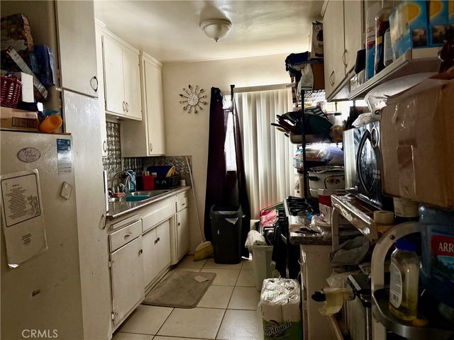 5231 Roseland, Los Angeles, CA 90016