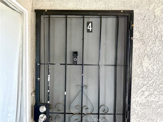 5231 Roseland, Los Angeles, CA 90016