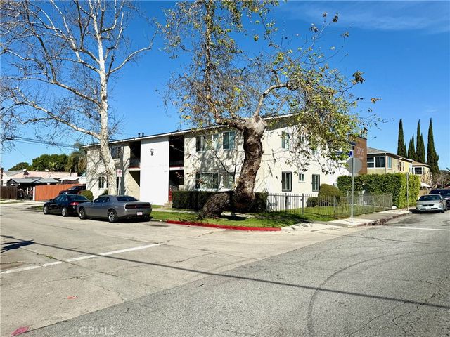 5231 Roseland, Los Angeles, CA 90016