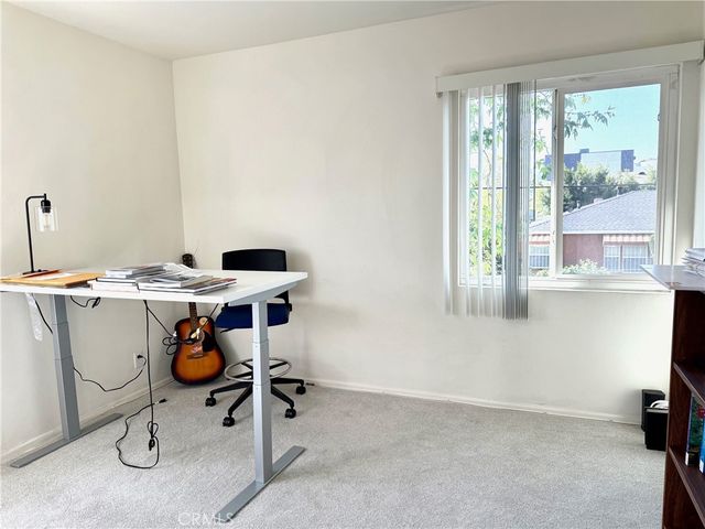 5231 Roseland, Los Angeles, CA 90016