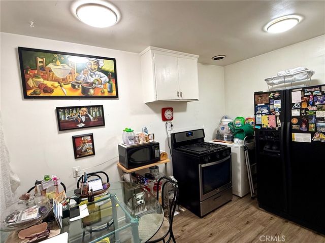 5231 Roseland, Los Angeles, CA 90016