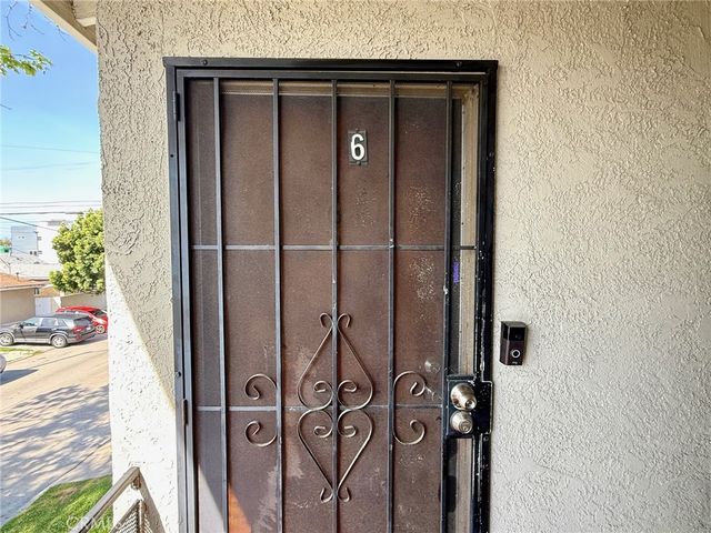 5231 Roseland, Los Angeles, CA 90016