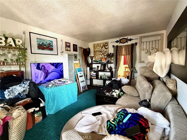 5231 Roseland, Los Angeles, CA 90016