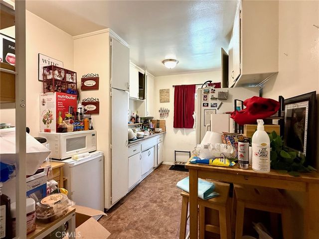 5231 Roseland, Los Angeles, CA 90016