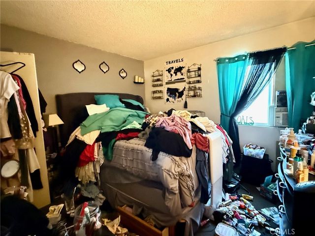 5231 Roseland, Los Angeles, CA 90016