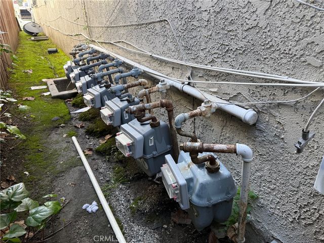 5231 Roseland, Los Angeles, CA 90016