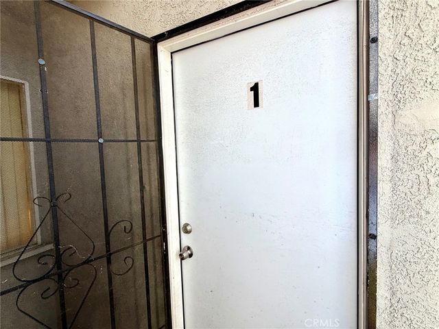 5231 Roseland, Los Angeles, CA 90016