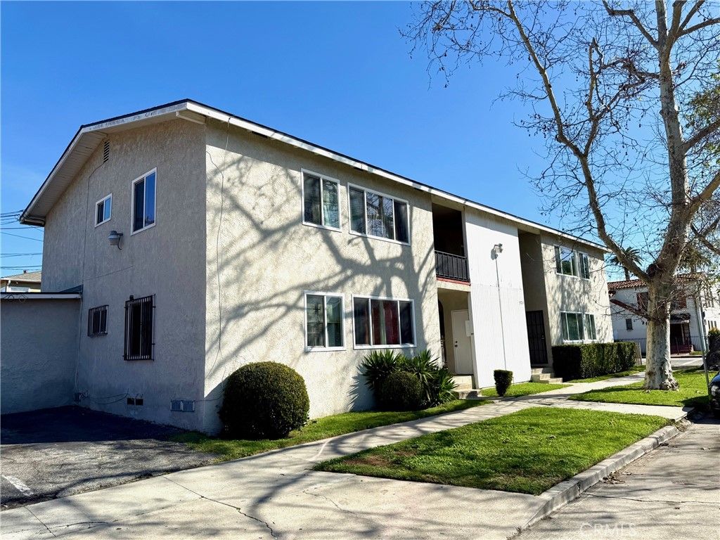 5231 Roseland, Los Angeles, CA 90016