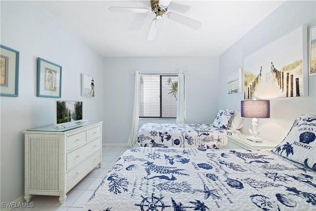 565 Beachwalk CIR T-102, Naples, FL 34108