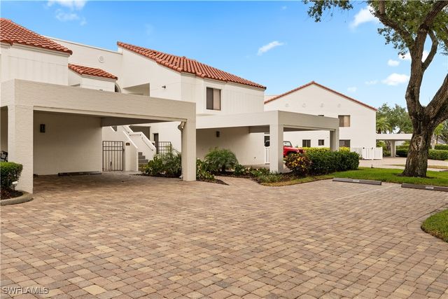 565 Beachwalk CIR T-102, Naples, FL 34108