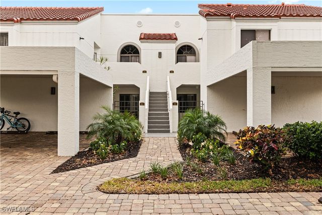565 Beachwalk CIR T-102, Naples, FL 34108