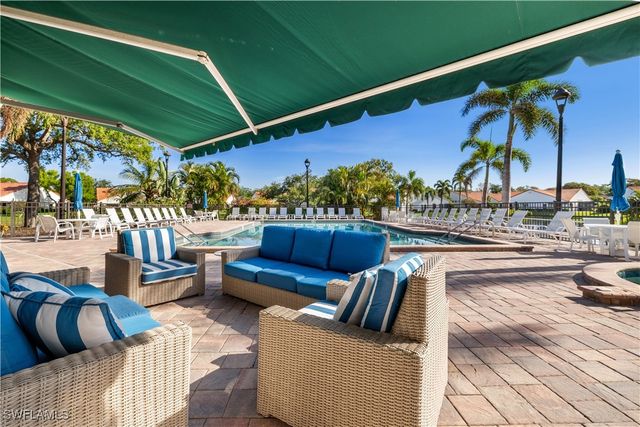 565 Beachwalk CIR T-102, Naples, FL 34108