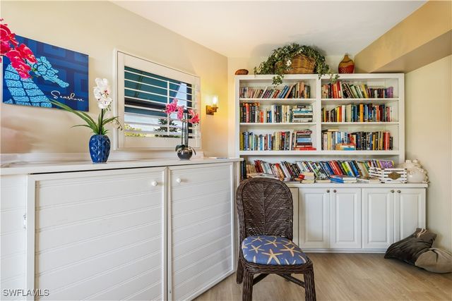 565 Beachwalk CIR T-102, Naples, FL 34108