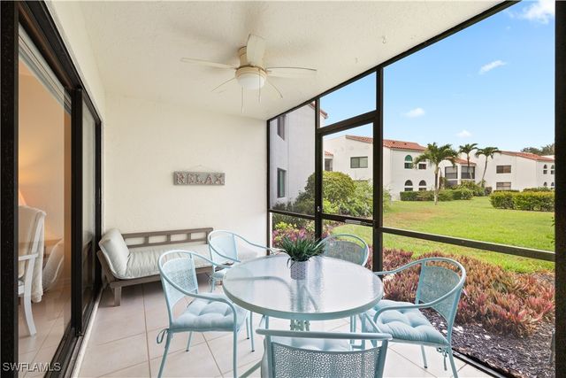 565 Beachwalk CIR T-102, Naples, FL 34108