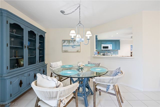 565 Beachwalk CIR T-102, Naples, FL 34108