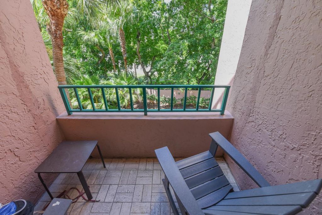 Image 23 of property listing at 100 SE 5th Avenue 306, Boca Raton, FL 33432