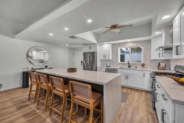 47760 Eisenhower Drive, La Quinta, CA 92253