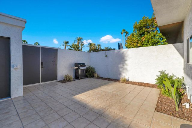 47760 Eisenhower Drive, La Quinta, CA 92253