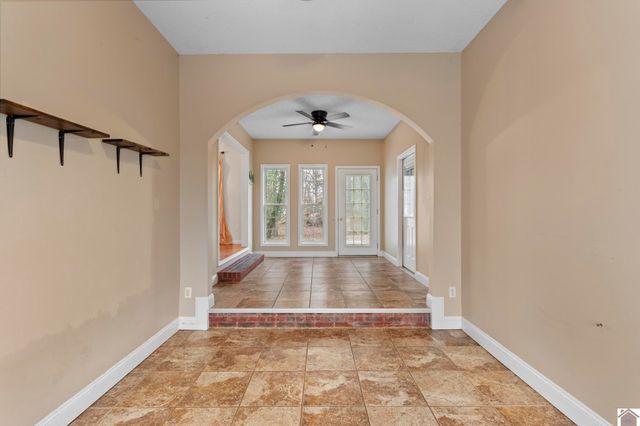 1532 Oak Park Blvd., Calvert City, KY 42029