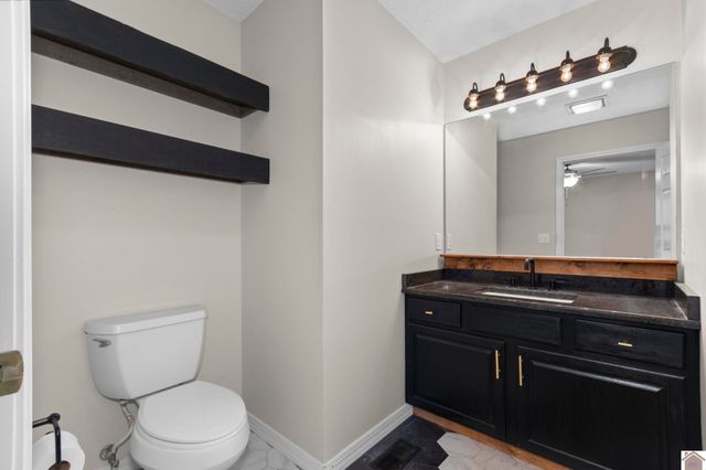 1532 Oak Park Blvd., Calvert City, KY 42029