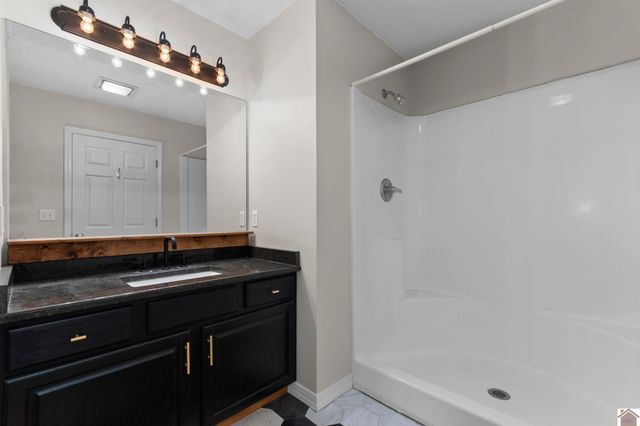 1532 Oak Park Blvd., Calvert City, KY 42029