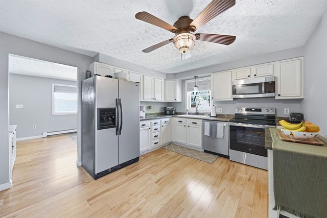 594 Dix Street, Manchester, NH 03103