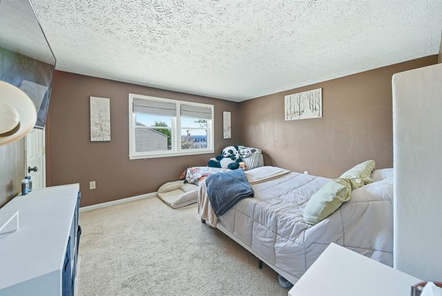 594 Dix Street, Manchester, NH 03103