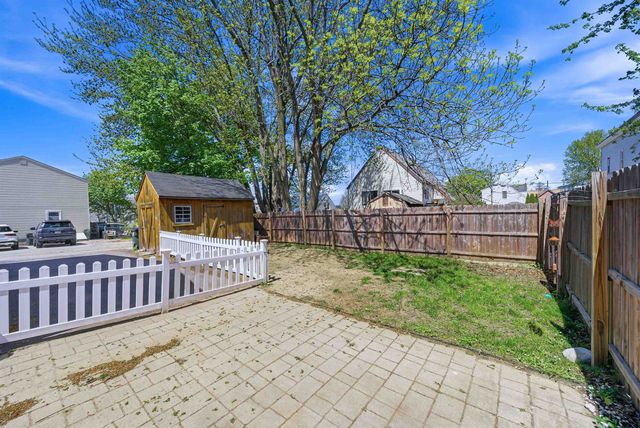 594 Dix Street, Manchester, NH 03103