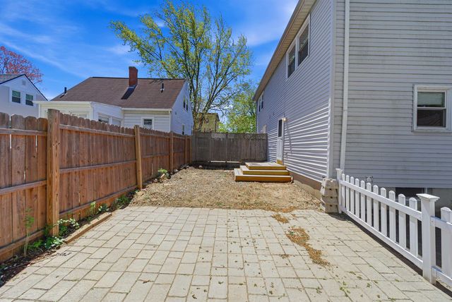 594 Dix Street, Manchester, NH 03103