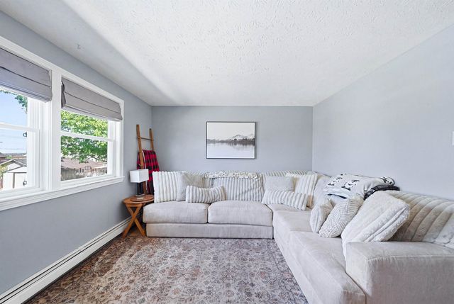 594 Dix Street, Manchester, NH 03103