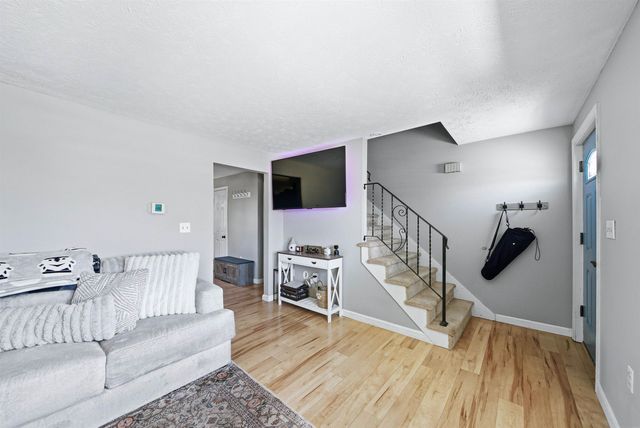 594 Dix Street, Manchester, NH 03103
