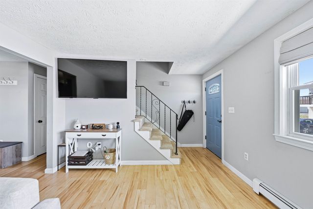 594 Dix Street, Manchester, NH 03103