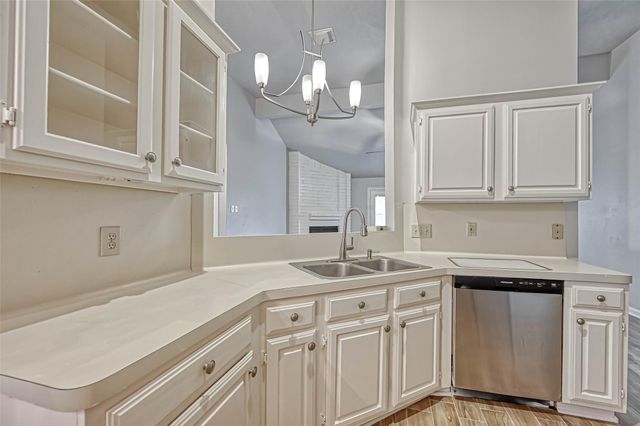 2235 Sentinal Oaks Street, Sugar Land, TX 77478