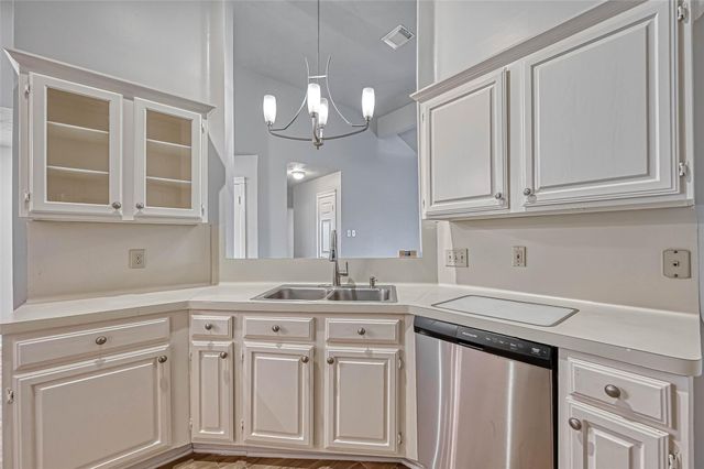 2235 Sentinal Oaks Street, Sugar Land, TX 77478