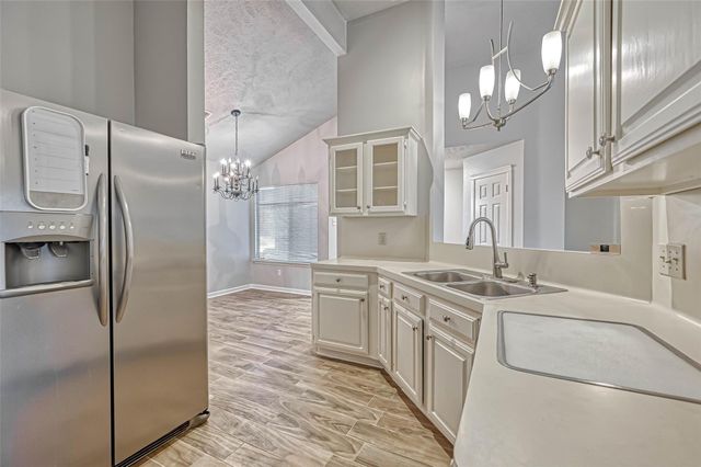 2235 Sentinal Oaks Street, Sugar Land, TX 77478