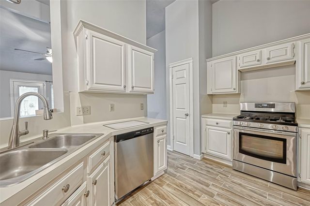 2235 Sentinal Oaks Street, Sugar Land, TX 77478