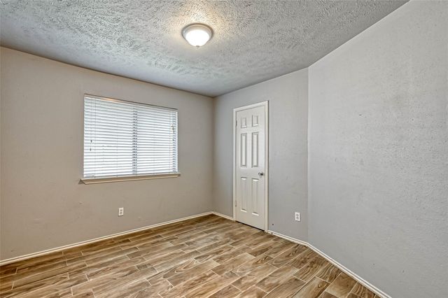 2235 Sentinal Oaks Street, Sugar Land, TX 77478