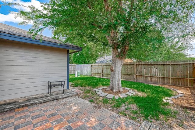 2235 Sentinal Oaks Street, Sugar Land, TX 77478