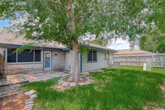 2235 Sentinal Oaks Street, Sugar Land, TX 77478