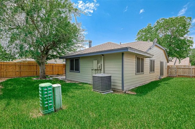 2235 Sentinal Oaks Street, Sugar Land, TX 77478