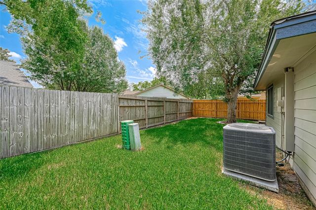 2235 Sentinal Oaks Street, Sugar Land, TX 77478